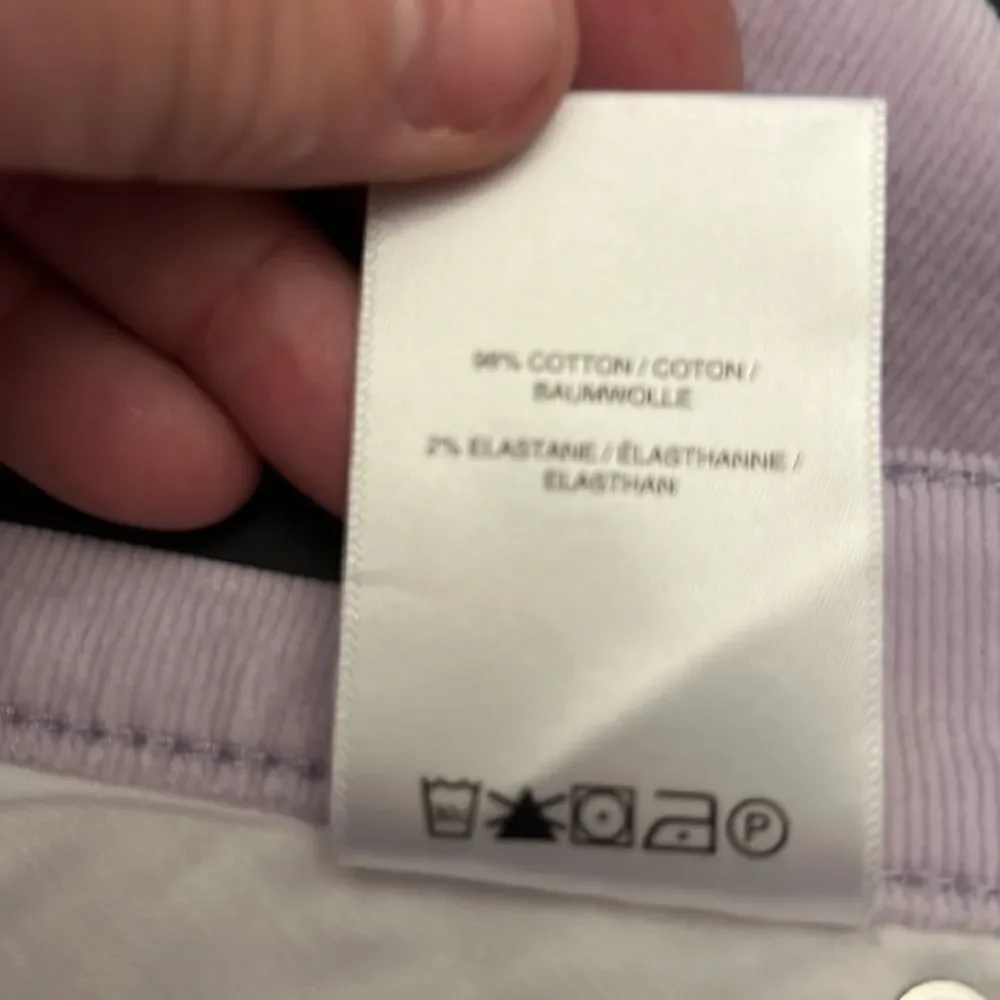 Silver Jeans Co lavender corduroy high rise eco friendly shorts Size 29 New